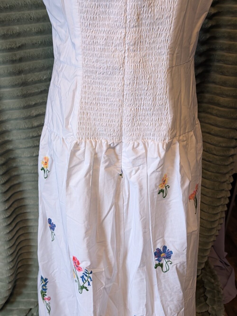 Free Assembly White Embroidered Cotton Midi Dress NWOT Size S 4/6 - Picture 2 of 6